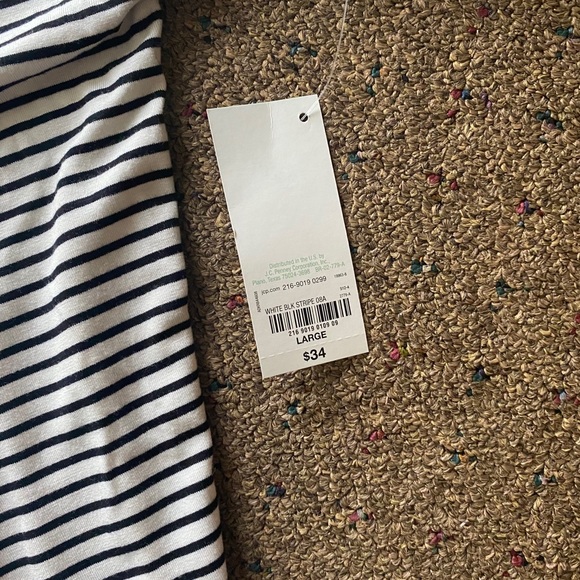 NWT Black&White Stripes Top - Picture 4 of 9